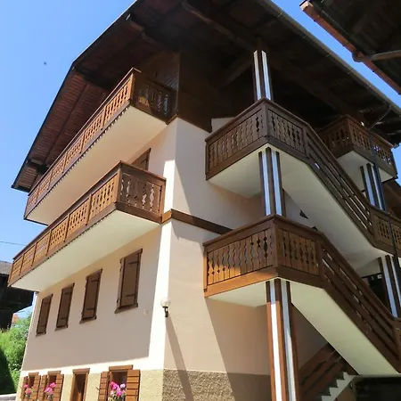 Ajarnola Locazioni Turist Hotel
